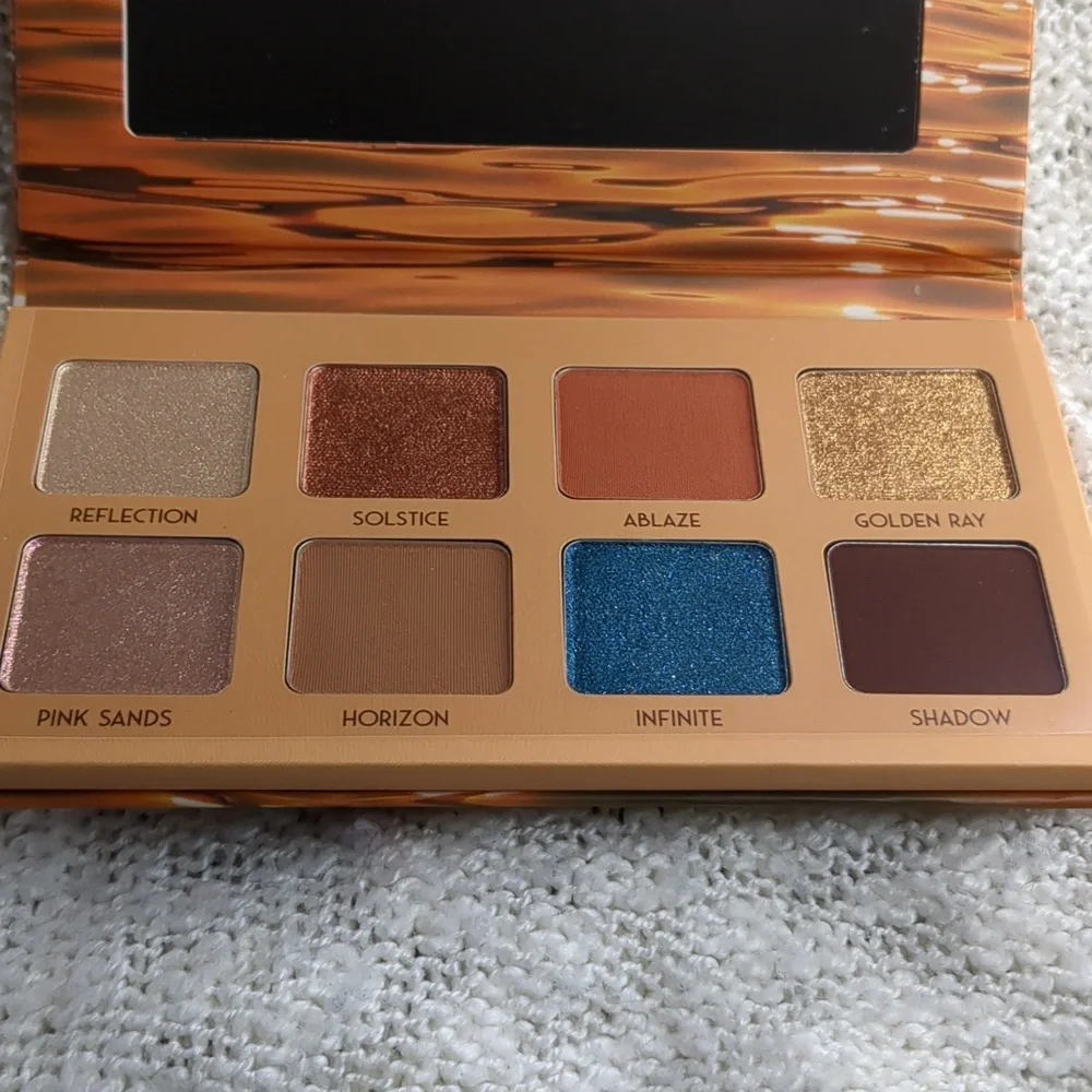 BEAUTY FOR REAL. Golden Hour Eyeshadow Palette, 5.6g/0.2oz - Picture 3 of 11